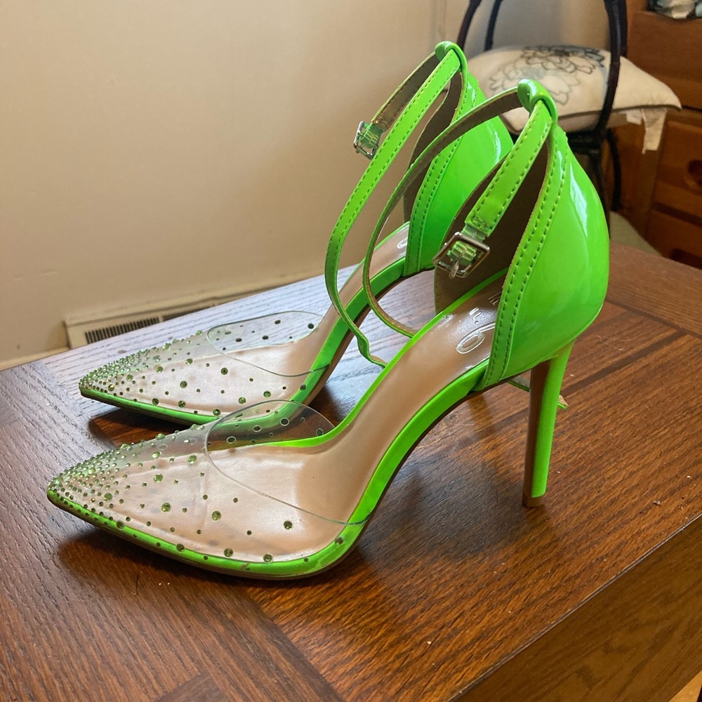 Mix 6 Neon Green Gemstone Pump NEW sz 8
